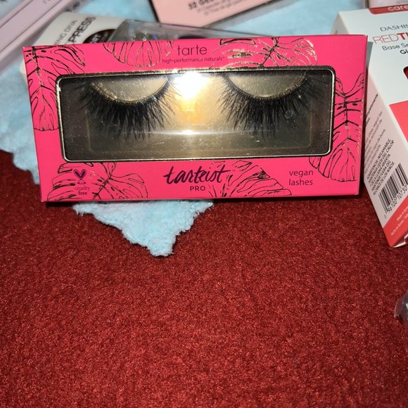 GRAB BAG FOR EYELASH AND NAILS!! - Picture 6 of 14